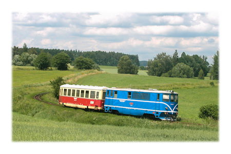 Lokomotivy 705.915 poblíž obce Nekrasín